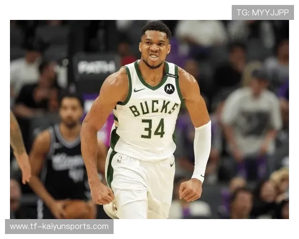 字母哥篮下离地暴扣震撼全场